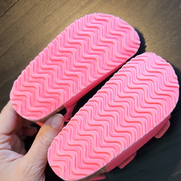 *PM Editor's Pick* AS NEW infant size 6 M&S pink velcro sandals, summer shoes - Picture 9 of 12